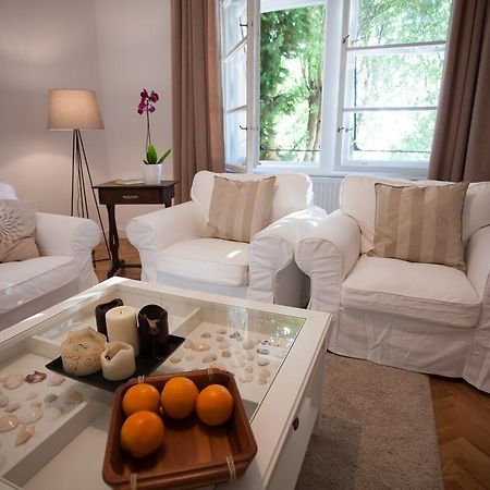 Business Appartements "Villa Muenz" Pula Eksteriør billede