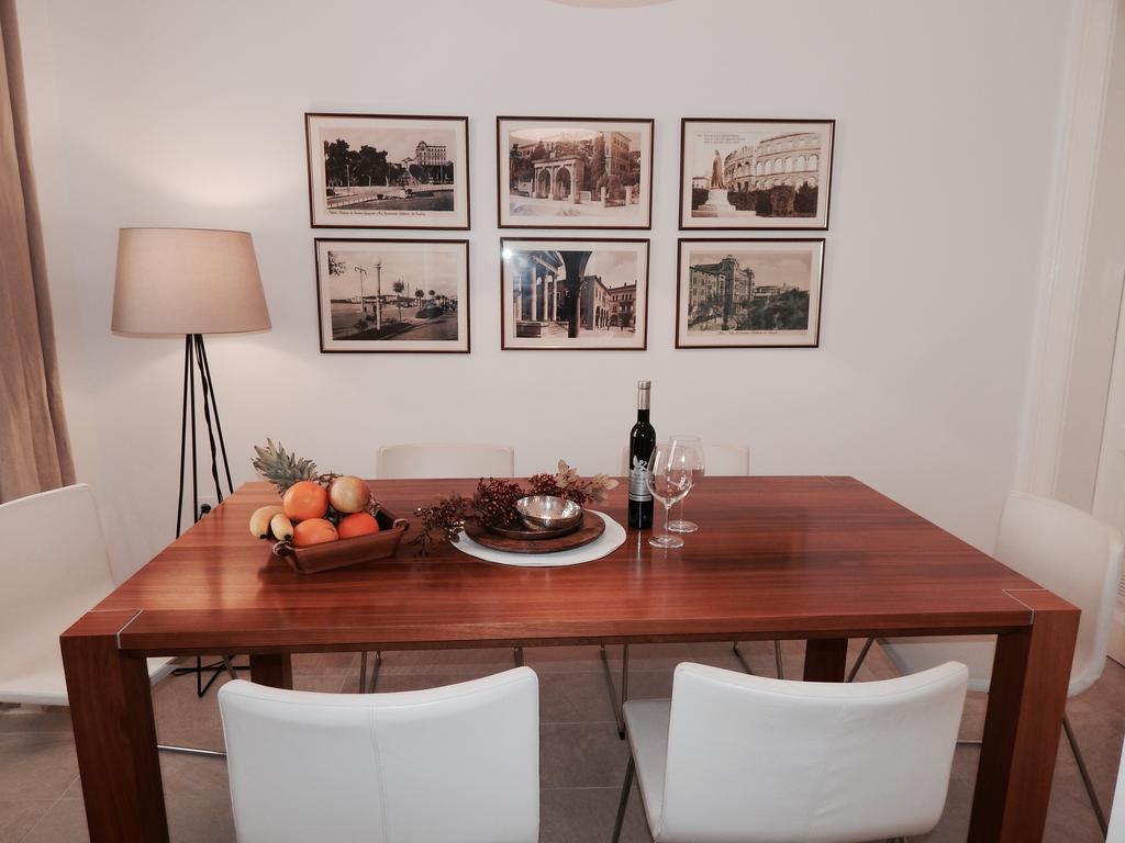 Business Appartements "Villa Muenz" Pula Eksteriør billede