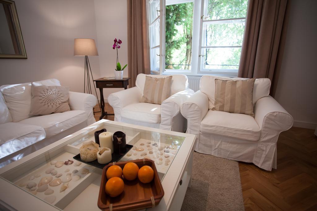 Business Appartements "Villa Muenz" Pula Eksteriør billede