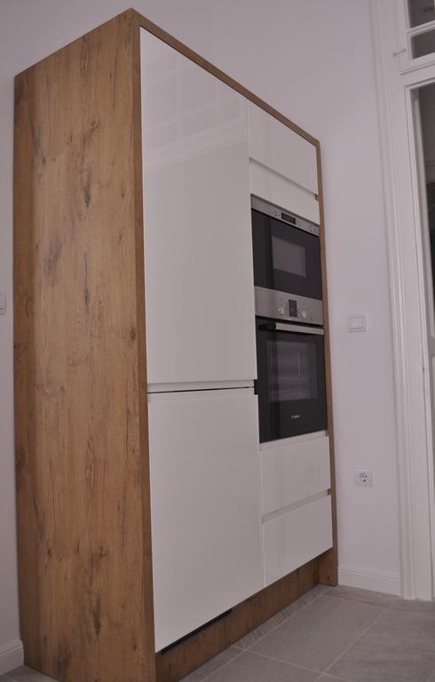 Business Appartements "Villa Muenz" Pula Eksteriør billede