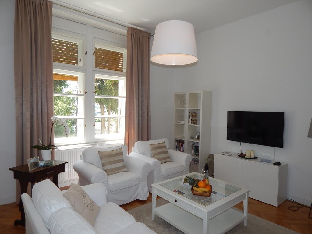 Business Appartements "Villa Muenz" Pula Eksteriør billede