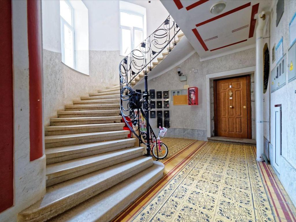 Business Appartements "Villa Muenz" Pula Eksteriør billede